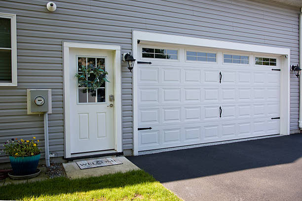 24/7 Emergency Garage Door Panel Replacement experts in Weidman, MI